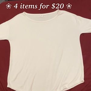 4/$20 Gap White thin sweater like size Medium